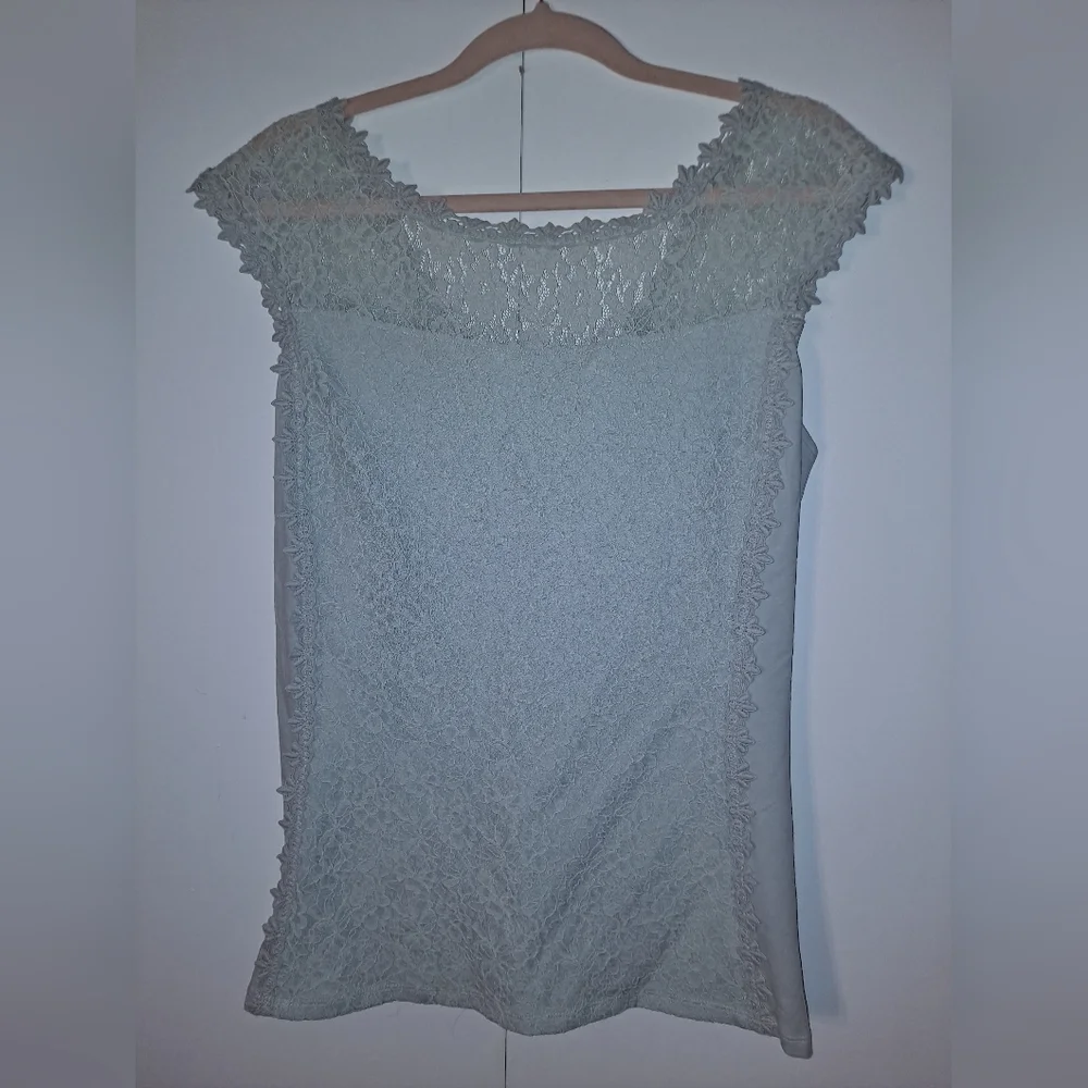 NWT Express Top - Picture 2 of 5